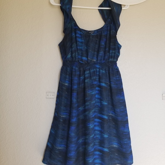 AE Dress - Picture 3 of 3